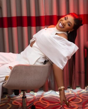 Chioma Okafor Instagram -  1 🥳🎂

So Blessed, So Grateful ✨

⚡️ : @kachyfrank_photography
⚡️: @dezys_dazzles 
⚡️: @maris_vogue
 ⚡️: @jshotelph
⚡️: @samawoman 

#BirthdayGirl #FocusOnChioma