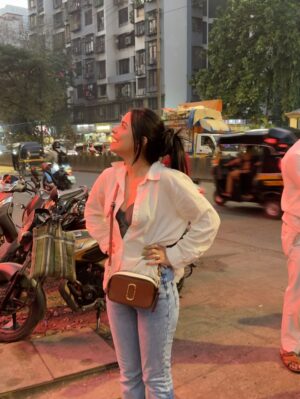 Chitranshi Dhyani Instagram - The first time I came to Mumbai, I had dreams but no idea how they would take shape.
Today, seeing my song here feels like a quiet reminder to trust the journey.
Taking this moment in, slowly.
Grateful ✨ @osm_records @shekhar_himanshu @manpreet303 ♥️🧿