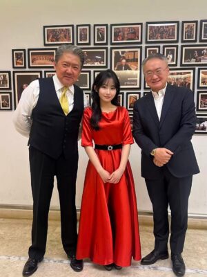 Chloe Chua Instagram - Honoured to be spending the New Year with @maestrolongyu and @shanghaisymphonyorchestra 🌟🧨