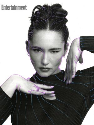 Christina Chong Instagram - What a rollercoaster weekend at San Diego Comic Con 😍

Makeup @scotiaboydmakeup 
Hair @creepycheekytiki 
Stylist @olgatimofejeva 

Dress @mrselfportrait 
Shoes @gianvitorossi 
Jewellery @saraheismanstudio

@startrek @paramountplus #startrek #strangenewworlds