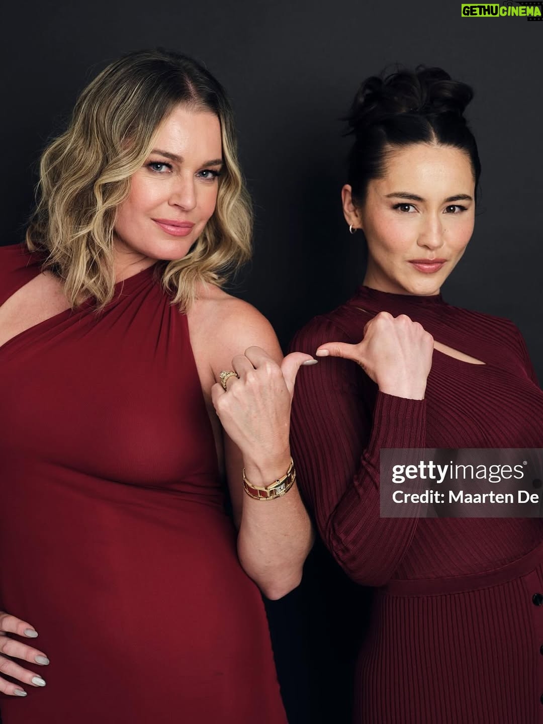 Christina Chong - 11.4K Likes - What a rollercoaster weekend at San Diego Comic Con 😍

Makeup @scotiaboydmakeup 
Hair @creepycheekytiki 
Stylist @olgatimofejeva 

Dress @mrselfportrait 
Shoes @gianvitorossi 
Jewellery @saraheismanstudio

@startrek @paramountplus #startrek #strangenewworlds