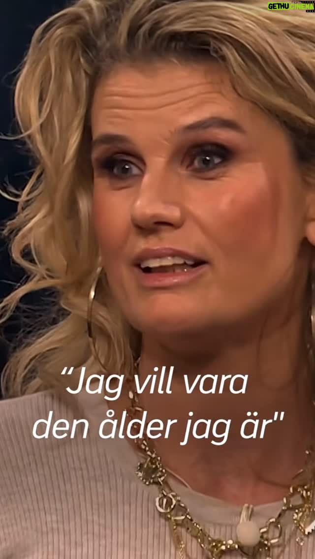 Christine Meltzer - 6.8K Likes - Hej alla❤️
Jag hade lyckan att få vara med i bergfeldt i fredags och prata om sånt som jag tycker är viktigt.
Sen stod julen mitt framför dörren så jag kom av mig lite i tacket till er alla som skickat så mycket kärlek å klokskaper. 
Så TACK❤️
Å god fortsättning till alla er vackra därute, ung som gammal ❤️