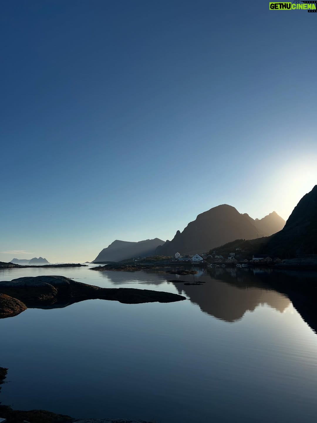 Christine Meltzer - 14.5K Likes - Oh gosh!
LOFOTEN!
Nämen hur ska jag ens beskriva denna plats på jorden.
Det var då det vackraste!
OM OM OM du nångång i livet har tänkt att åka dit, så gört. Bara gört. Å om du inte har tänkt det så gört du med!
Lofoten JEG ÄLSKER DEG!
❤️🇳🇴❤️
TACK!
