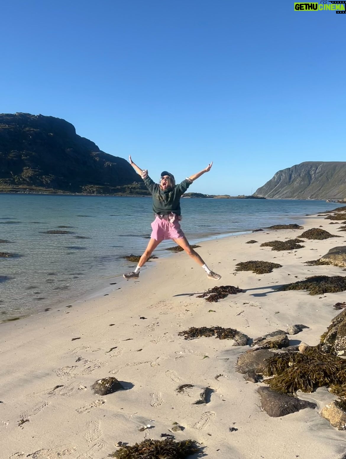 Christine Meltzer - 14.5K Likes - Oh gosh!
LOFOTEN!
Nämen hur ska jag ens beskriva denna plats på jorden.
Det var då det vackraste!
OM OM OM du nångång i livet har tänkt att åka dit, så gört. Bara gört. Å om du inte har tänkt det så gört du med!
Lofoten JEG ÄLSKER DEG!
❤️🇳🇴❤️
TACK!