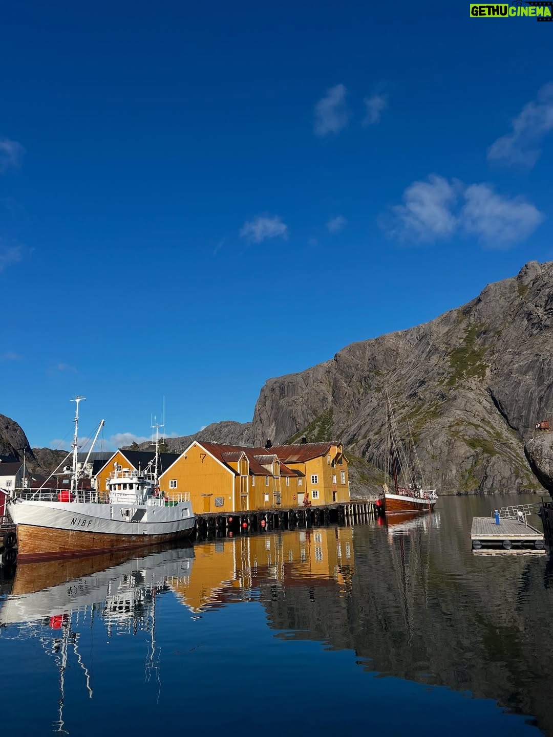 Christine Meltzer - 14.5K Likes - Oh gosh!
LOFOTEN!
Nämen hur ska jag ens beskriva denna plats på jorden.
Det var då det vackraste!
OM OM OM du nångång i livet har tänkt att åka dit, så gört. Bara gört. Å om du inte har tänkt det så gört du med!
Lofoten JEG ÄLSKER DEG!
❤️🇳🇴❤️
TACK!