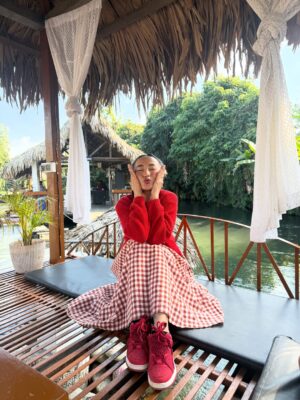 Chum Darang Instagram - Till I found her; sneakers from @hamster_london 👀