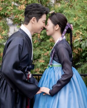 Chung Yoon-hye Instagram - 결혼식 사진을 받았어요 ❤️
축하해주신 많은분들께 감사드리며 행복하게 잘 살겠습니다

🤵🏻 @jambro8686
H/M @moon.cw_ @makeup_u_jini
Dress @houseofamy_official 
Hanbok @hanboklynn 
Video @yourbroad 
Photo @ean_yoo 
Flower @_soffitto