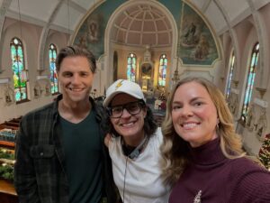 Cindy Busby Instagram - “There’s No Place Like Christmas” premieres this November 30th on @greatamericanfamily & @greatamericanpureflix 🎄
Directed by the amazing @lisafrance2067
Grateful to have partnered up with @sampage again!
Thank you to the super fun, hardworking, and talented crew in Buffalo, NY, throughout the entire production!