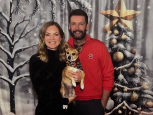 Cindy Busby Instagram - Sending love 🎄
Xoxo