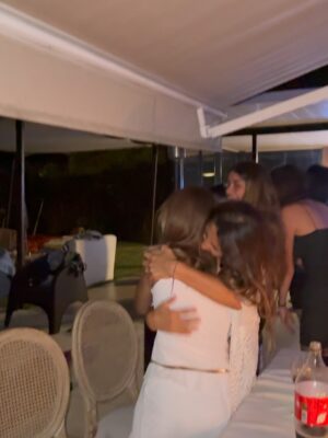 Cinthia Fernández Instagram - Feliz añooooo!!!!! Por un año mejor que el que se fue!!!
.
Fue un año de muchos cambios, desafíos, de cosas buenas y otras no tanto ; pero todos son pasos constructores y maestros en esta vida.
Brindo por EL AMOR, LA FAMILIA , Y LA SALUD, para que sean lo más eternos que se puedan 💗♾️.
Voy por todas las metas que me puse, no conozco otra manera de empujar, de seguir, de progresar. Nunca hay que dejar de soñar.
.
Pd: si se me va la fiaca les hago resumen despedida del 2025 😂😂😂 pero me está costando jajajaja
SIMPLEMENTE GRACIAS