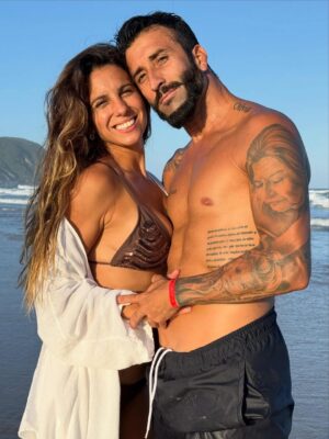 Cinthia Fernández Instagram - Nuestras vacacaiones 💗🫂🇧🇷 @_robertocastillo__ y tropa