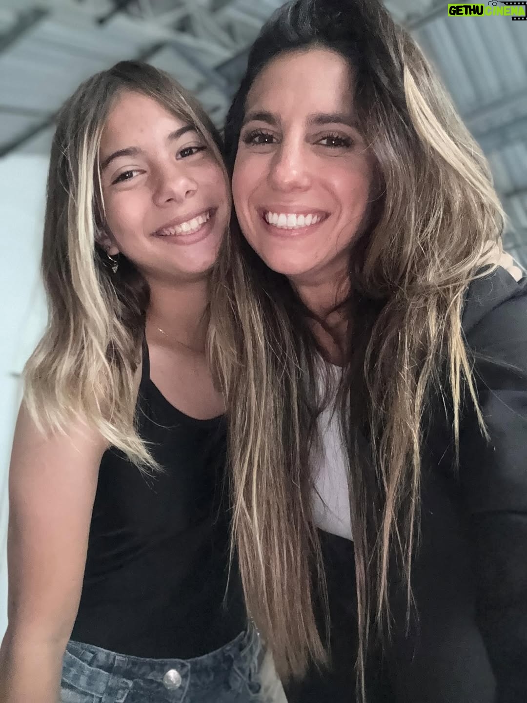 Cinthia Fernández - 66.7K Likes - ADIÓS PRIMARIA❤️👯‍♂️! Fiesta de Egresados!!
.
Las amo bebés y aunque cada vez tengo que soltar un poco más la mano, siempre voy a estar acompañándolas. Gracias por lo hermosas hijas que son, estoy muy orgullosa de ustedes. 

Cada esfuerzo vale la pena. Éxito en esta nueva etapa, donde volteen siempre me van a encontrar