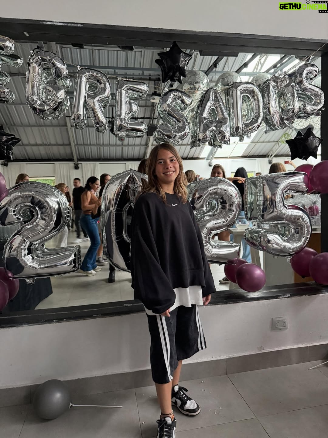 Cinthia Fernández - 66.7K Likes - ADIÓS PRIMARIA❤️👯‍♂️! Fiesta de Egresados!!
.
Las amo bebés y aunque cada vez tengo que soltar un poco más la mano, siempre voy a estar acompañándolas. Gracias por lo hermosas hijas que son, estoy muy orgullosa de ustedes. 

Cada esfuerzo vale la pena. Éxito en esta nueva etapa, donde volteen siempre me van a encontrar