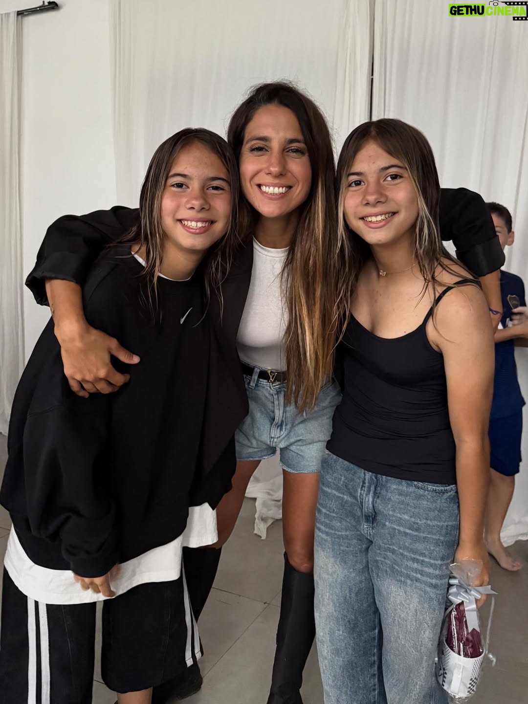 Cinthia Fernández - 66.7K Likes - ADIÓS PRIMARIA❤️👯‍♂️! Fiesta de Egresados!!
.
Las amo bebés y aunque cada vez tengo que soltar un poco más la mano, siempre voy a estar acompañándolas. Gracias por lo hermosas hijas que son, estoy muy orgullosa de ustedes. 

Cada esfuerzo vale la pena. Éxito en esta nueva etapa, donde volteen siempre me van a encontrar