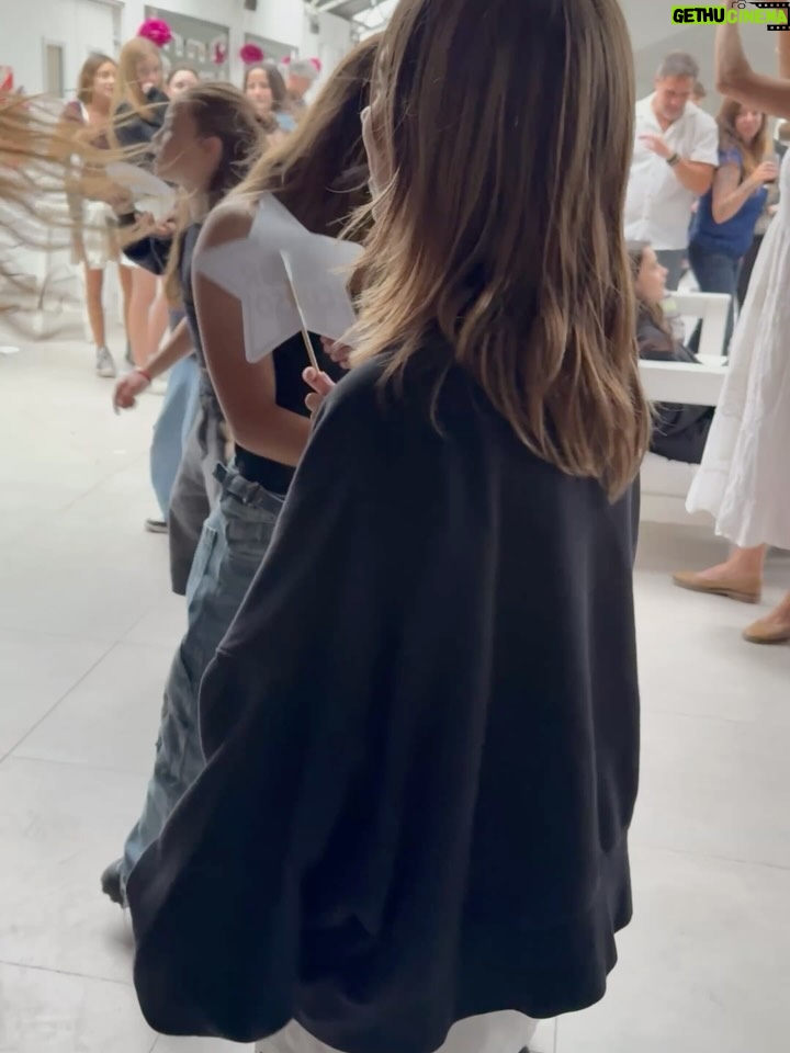 Cinthia Fernández - 66.7K Likes - ADIÓS PRIMARIA❤️👯‍♂️! Fiesta de Egresados!!
.
Las amo bebés y aunque cada vez tengo que soltar un poco más la mano, siempre voy a estar acompañándolas. Gracias por lo hermosas hijas que son, estoy muy orgullosa de ustedes. 

Cada esfuerzo vale la pena. Éxito en esta nueva etapa, donde volteen siempre me van a encontrar
