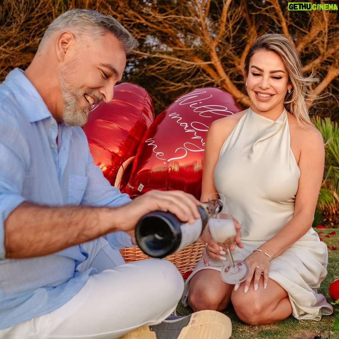 Cintia de Sà - 3.6K Likes - And she said Yes ! ❤️❤️❤️