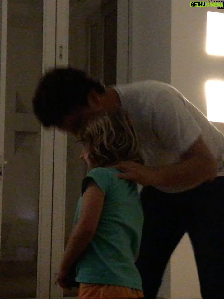 Claudia Bahamón - 16.1K Likes - 2016 ❤️ Año movido y amoroso!!! 

1. Mi amor por las playas y atardeceres de LA
2. La carta de bienvenida de mis hijos luego de mi primera temporada de masterchef. 
3. La felicidad de vernos.
4. Plan de cascada con mi papá! Su felicidad es todo para mi. 
5. Luca por primera vez bajo el mar. La felicidad era mía. 
6. Una visita a @ojocritico en @cnnee en LA
7. Grabando Junior Masterchef. 
8. El parche @espinosajuanpa y @andresoyuela en #SugarfishbyNosawa
9. Grabando #vestidoDeNovia para @discoveryhh con @jgiraldoreporta y la novia @laura_tobon 
10. La familia elegida en LA @anaflores_me @verocastagno @lmpscarpellini @nathaliagaviria @gloriacarmonag @atalanazarrett 
11. Las carcajadas nunca faltarán! @luca_brandb @mateobahamon @anamariavallejot @samuelbrandb 
12. @catalinamaya de mi alma ❤️
13. Una noche fantástica en holbox @paolaturbay @laazcarateoficial 
14. Portada de Maxim 
15. Aquí comenzó todo @vanelopemkp @oscartsanchez #MC 
16. Mis reinas @marijara @melissamorenof @anitajau @marcelitatovar @nataliapujana @monicacharryd @salmondesing 
17. Cumpliendo mi propósito de vida con @wwf_colombia 
18. Mis amores eternos. 
19. Masterchef @leococinero 
20. Diciembre de compartir y sensibilizar an mis hijos con la ayuda comunitaria.