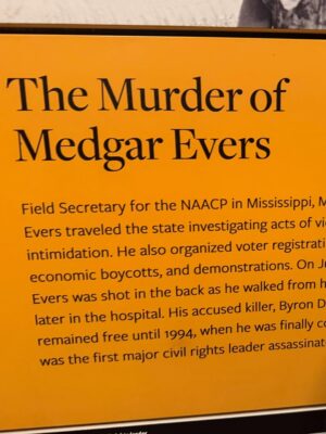 Claudia Jordan Instagram - The Smithsonian Museum of African American History & Culture 🙌🏾
The evil that this country has done to millions of kidnapping victims will never be something we should just “get over.” Lots of suffering and unfair practices and systems still affect the descendants of slavery til this day. And although you may be “sick of hearing about it”…. Imagine how sick you’d be of the lingering affects that still continue to keep the playing fields uneven STILL. And imagine how sick you’d feel that in 2025 after your ancestors went thru SO MUCH to get voting rights, the right to marry and civil rights that there is a growing group of people in America TODAY that are trying to resurrect the KKK and roll back the rights of black and brown people in America ! (Google what Trump is bringing to the Supreme Court regarding birthright citizenship). Now THAT is something to be sick & tired of. ✊🏾
Photo credit: my niece @sofia_jordan19 💕