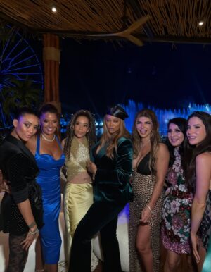 Claudia Jordan Instagram - It was such a pleasure meeting and kicking it with @teresagiudice ! We got to sit down and really talk and I really like her! Cool, solid, and fun! We must hang again soon Teresa! 🫶🏾🇮🇹🙌🏾💕 also wonderful to meet your girl @princessvartanian who was also super sweet!! Cool ladies. ❤️