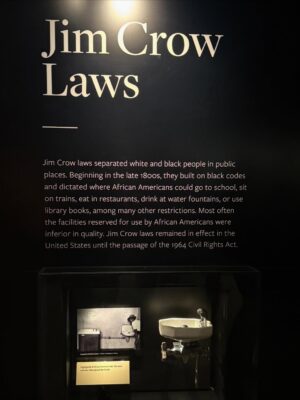 Claudia Jordan Instagram - The Smithsonian Museum of African American History & Culture 🙌🏾
The evil that this country has done to millions of kidnapping victims will never be something we should just “get over.” Lots of suffering and unfair practices and systems still affect the descendants of slavery til this day. And although you may be “sick of hearing about it”…. Imagine how sick you’d be of the lingering affects that still continue to keep the playing fields uneven STILL. And imagine how sick you’d feel that in 2025 after your ancestors went thru SO MUCH to get voting rights, the right to marry and civil rights that there is a growing group of people in America TODAY that are trying to resurrect the KKK and roll back the rights of black and brown people in America ! (Google what Trump is bringing to the Supreme Court regarding birthright citizenship). Now THAT is something to be sick & tired of. ✊🏾
Photo credit: my niece @sofia_jordan19 💕