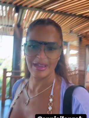 Claudia Jordan Instagram - Beach day with @annieilonzeh then and amazing show at @vidantaworld Cirque du Soleil with @sunny
@teresagiudice @mikeesterman @mariolopez and more