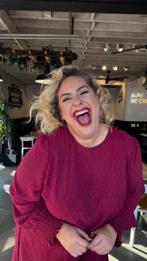 Claudia Sandoval Instagram - @chefclaudiasandoval joins the How Do You Eat Your Pie series enjoying our seasonal Tamale Pie.🌽🔥

Claudia is the winner of MasterChef Season 6, a proud Latina chef, a judge on Latinos master chef, and a longtime friend of the Pop Pie family. She brings incredible energy, warmth, and joy and always the best vibes.

Such a pleasure having her share the moment with us.💛
How do YOU eat your pie?

#HowDoYouEatYourPie #PopPieCo #ChefClaudiaSandoval #MasterChefWinner #LatinaChefs #TamalePie #SeasonalPie #CommunityEats #SanDiegoFood