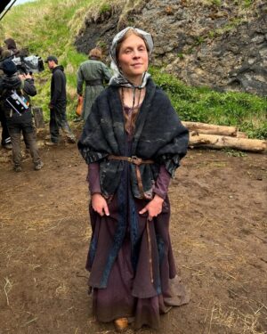 Clémence Poésy Instagram - It’s out ! “King and Conqueror” is on @bbciplayer tonight! ⚔️👑🔥🔥🔥