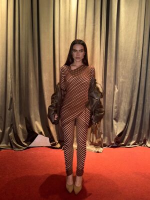Cléo Pires Instagram - Moda   cinema 🖤 @misci__