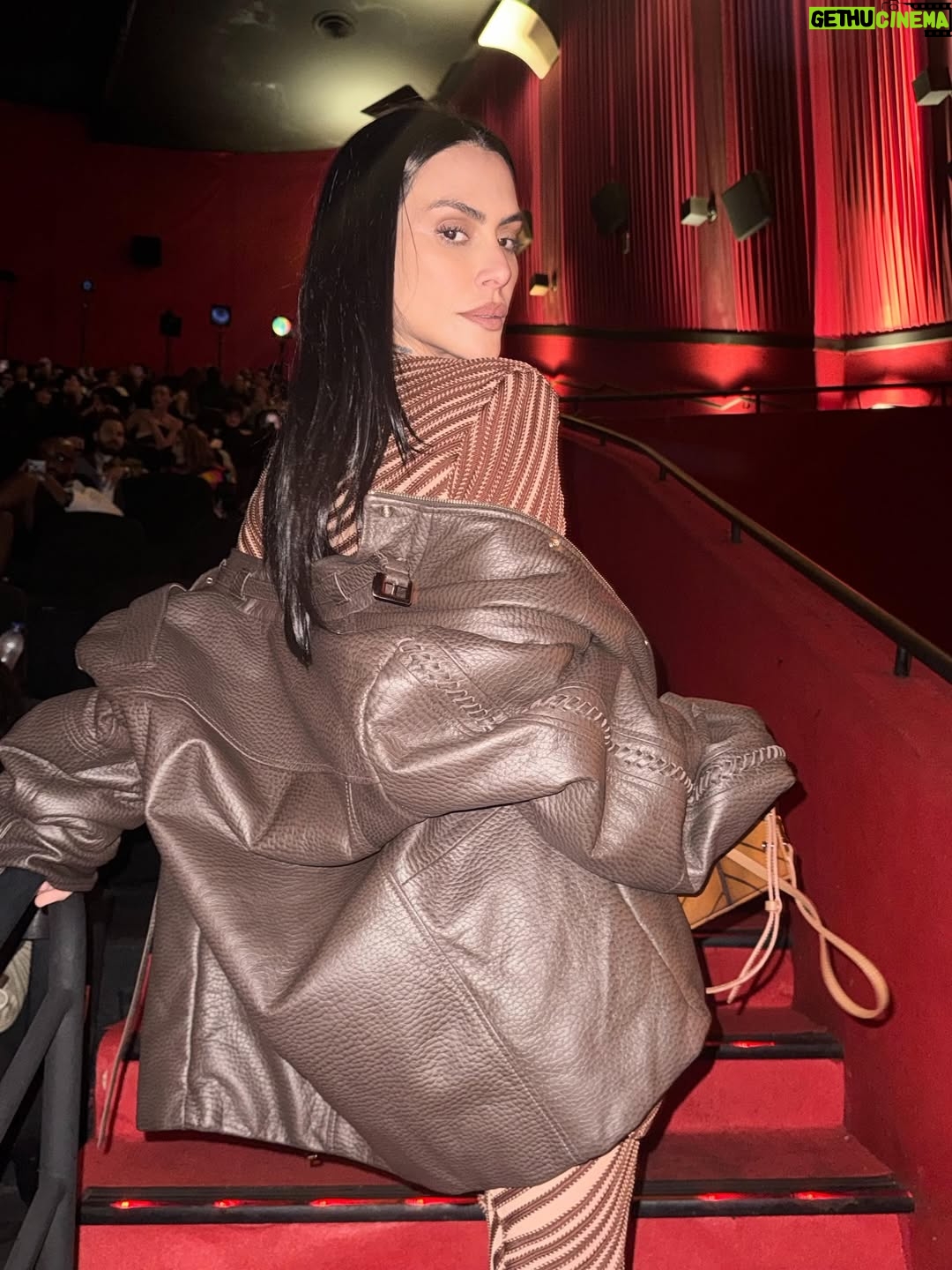 Cléo Pires - 8.9K Likes - Moda   cinema 🖤 @misci__