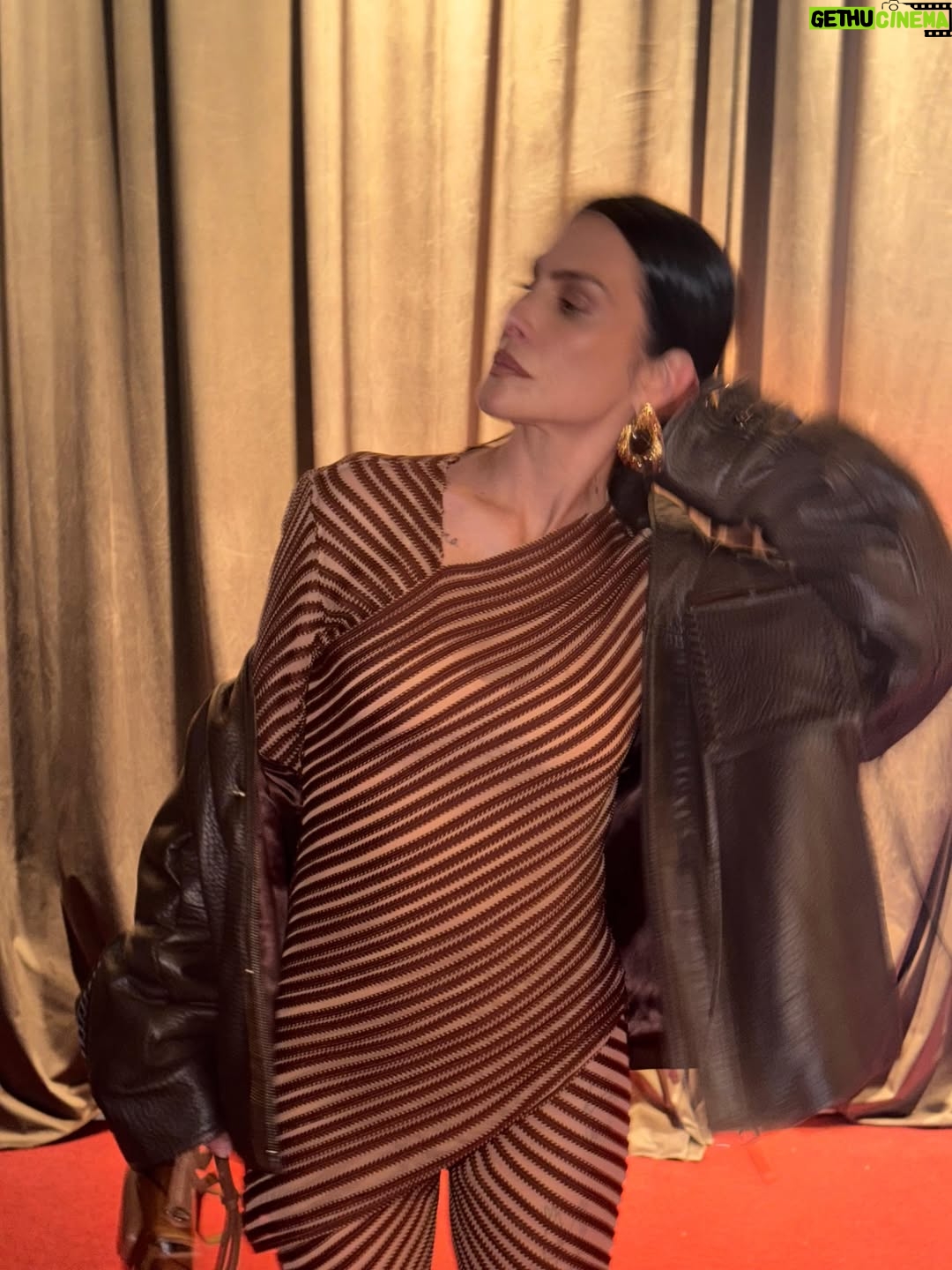 Cléo Pires - 8.9K Likes - Moda   cinema 🖤 @misci__