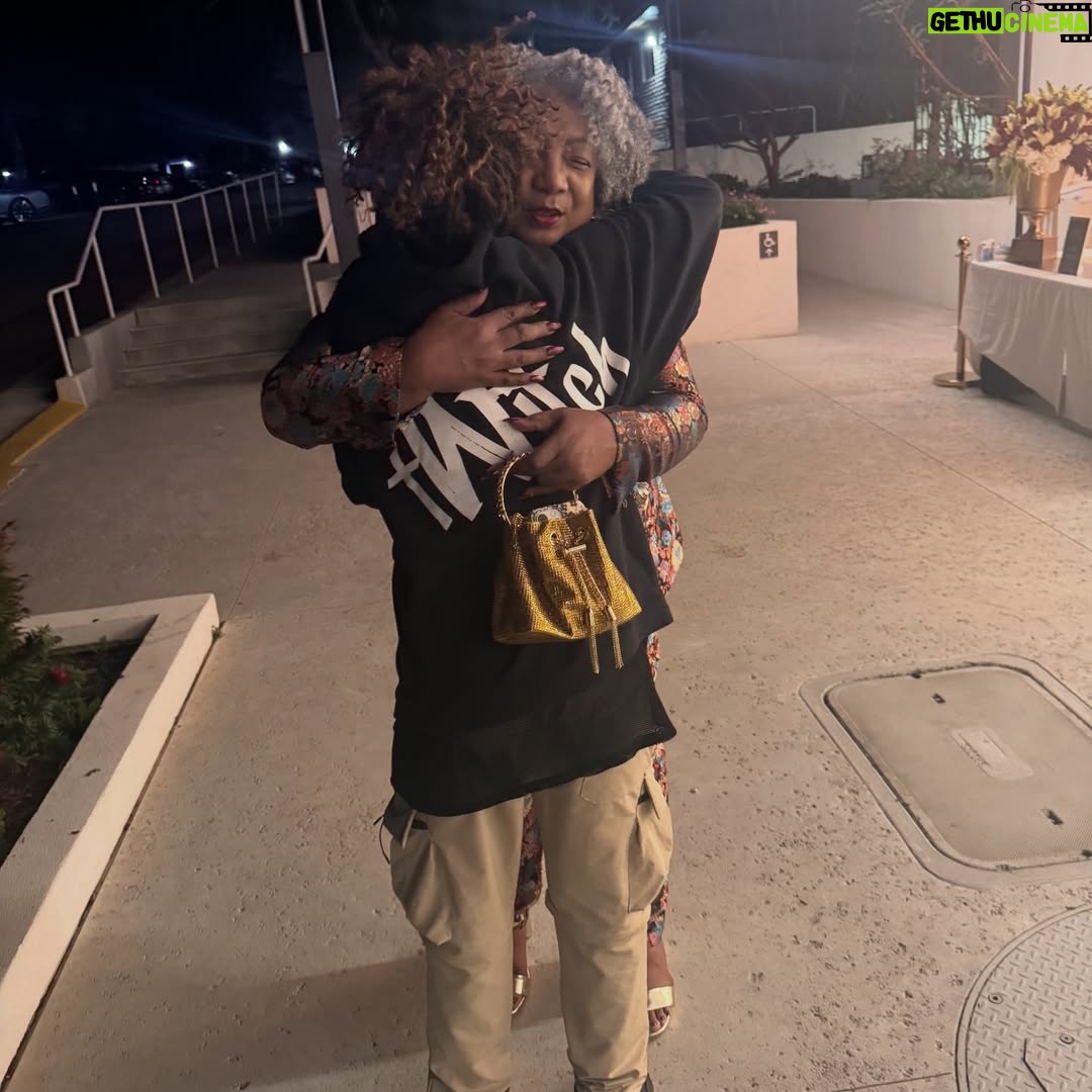 Comfort Fedoke - 5.3K Likes - It was such an honor to pay tribute to our brother Stephen “tWitch” Boss as he was inducted into the @dancehalloffame_official His mother @ladycalexa and his brother @d8rknight accepted his award with so much grace, and the way they set the tone for the night was truly powerful.

I felt Stephen’s spirit with us the entire time—heavy in my chest in the most grounding, comforting way. I’m grateful I got to share that stage with the fam @dance9cyrus and @dance10fikshun, and to be reunited with our whole SYTYCD family: producers, hair, makeup, choreographers, creators, judges, contestants, and All-Stars.

This tribute hit even deeper for our SYTYCD family… as we also carried the memories of Danny, Dave Scott, Josh Allen, and now Donyelle in our hearts. Their spirits were right there with us

It was overwhelming in the most beautiful way. The room was filled with legends, and to witness the very first acknowledgment of dance icons of this magnitude… long overdue. Thank you for having us and for honoring Stephen’s light in such a meaningful way.

T-shirts by @ivrealivhim 

#LLSLB #FOREVER