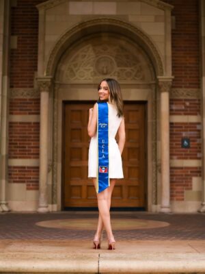 Corinne Massiah Instagram - Long story short, I survived!!!

I graduated from the #1 public university in the nation🌟

Once a Bruin, always a Bruin💙🐻💛 #4supforever