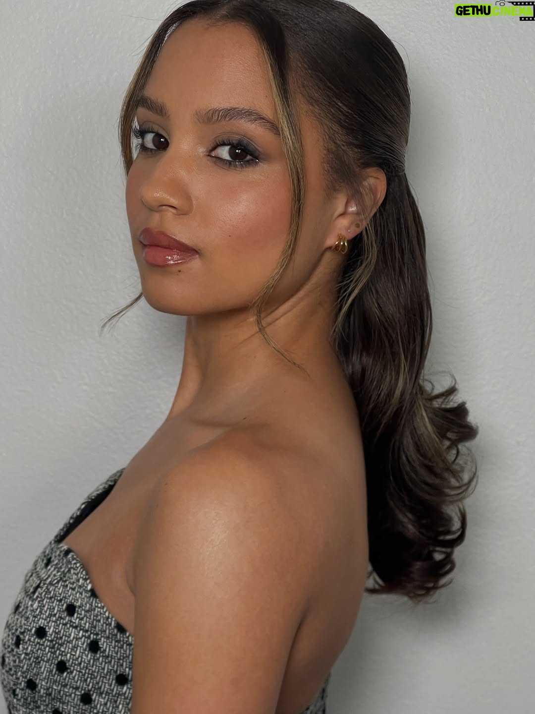 Corinne Massiah - 17.2K Likes - Last night at ABC’s End of Summer Soirée w/ @911onabc ✨

styled by: @alaynabellprice 
hair: @hair4kicks 
makeup: @shannonpezzetta