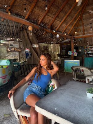 Corinne Massiah Instagram - 🌞🧜🏽‍♀️🌴👙🦎🥭🍹🐒