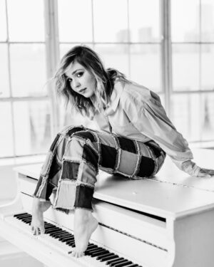 Cozi Zuehlsdorff Instagram - working on my techniqueā¦
throwback to one of my fav shoots with @betsnewman