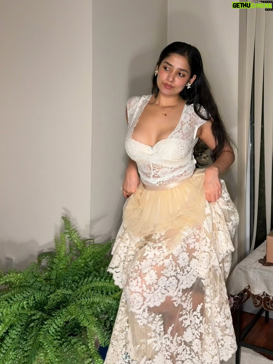 Crazy gamete - 3K Likes - This beautiful skirt from - @lacemadeofficial 🌟
For discount please go to my bio 
.
.
.
.
.
.
.
.
#explore #feed #vintageskirt #ootd #fashiongram #collab #lacemade #lace #instadaily