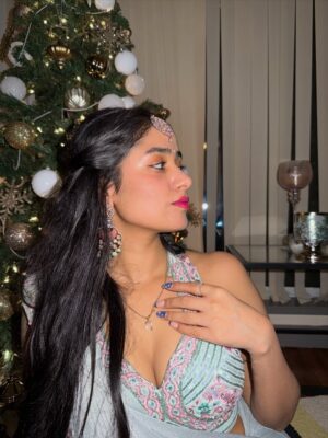 Crazy gamete Instagram - Shine brighter with @shesaidyes_official 💕
.
.
.
.
.
.
.
.
#outfitinspo #saree #fashionblogger #jewellery