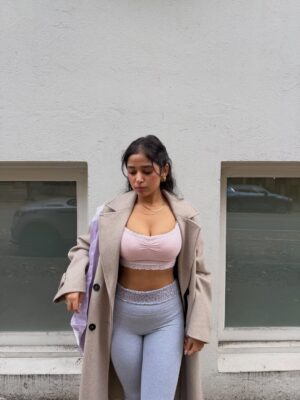 Crazy gamete Instagram - Details : 
Bag - @tenera.official 💕
Coat - @zara 
Top and bottom - @victoriassecret 
Shoes - @newbalance 
Jewellery - @sylestialjewel 💝
.
.
.
.
.
.
.
.
#explorer #instadaily #outfit #outfitinspo #ootd #foryou #collab