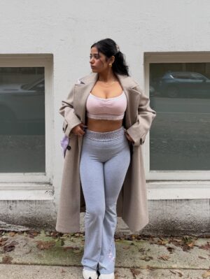 Crazy gamete Instagram - Details : 
Bag - @tenera.official 💕
Coat - @zara 
Top and bottom - @victoriassecret 
Shoes - @newbalance 
Jewellery - @sylestialjewel 💝
.
.
.
.
.
.
.
.
#explorer #instadaily #outfit #outfitinspo #ootd #foryou #collab