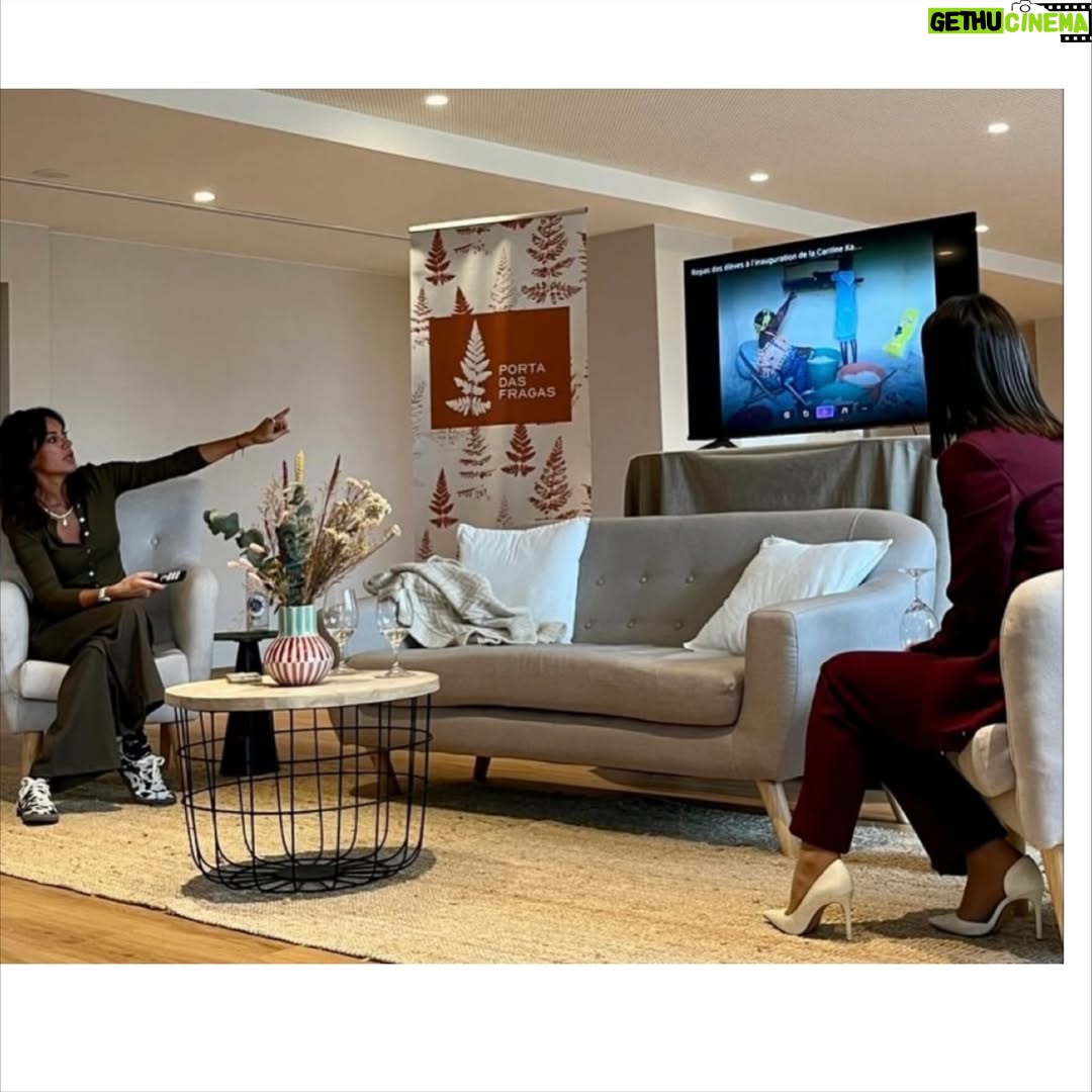 Cristina Saavedra - 2.1K Likes - Fin de un día para guardar. He conocido a mujeres emprendedoras extraordinarias, en mi tierra, gracias a @asociacionseara He descansado con el calor de casa en @portadasfragas y he descubierto la cerámica artesanal que quiero para mi hogar @testuda.design. Y tras eso he vuelto a la tierra de mi abuela… Y eso ya se queda para nosotras. ❤️💫