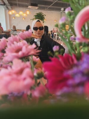 Cristina Suzanne Instagram - Kita dapat bunga harini wak 🌸
Kenangan abadi ikat tepi.