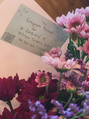 Cristina Suzanne Instagram - Kita dapat bunga harini wak 🌸
Kenangan abadi ikat tepi.