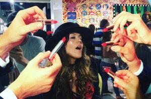 Cristina Umaña Instagram - Ufff pasó de todo en el 2016 … ha sido lindo recordarlo. ⚡️