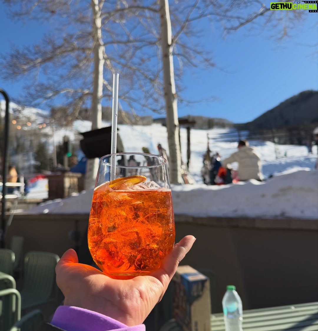Cristina Umaña - 3 Likes - Dic 30 🩵 

Solo agradecer ✨