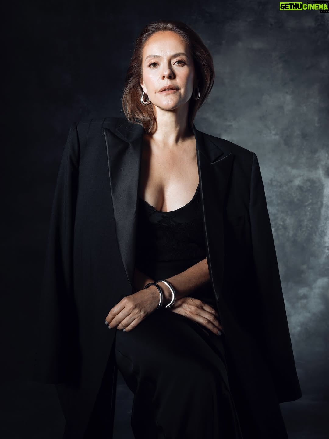 Cristina Umaña - 3 Likes - Black on black 🖤

Foto : @studiokapture 
Makeup : @milecuellar_makeup 
Styling: @mariajose_salazarbl