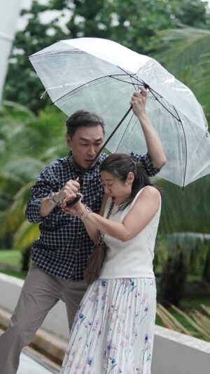 Cynthia Koh Instagram - 神秘房客竟然是影视集团总裁？😱

50集微短剧《霸总爱上我的妈》现已上线，快到我们的社交媒体收看！

#金刚媒体 #kingkongmediaproduction #霸总爱上我的妈 #ohmygoddess #microdrama