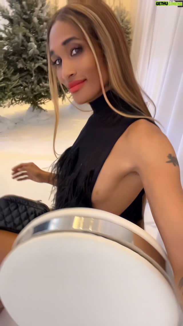 D. Smith - 45 Likes - Black in Winter? 🤷🏽‍♀️ 🖤