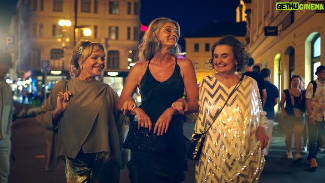 Dagmar Havlová Veškrnová - 3.2K Likes - Krásné Vánoce a mnoho vlčení v příštím roce přeje Tým Bardotek❤️❤️❤️#jsembardotka