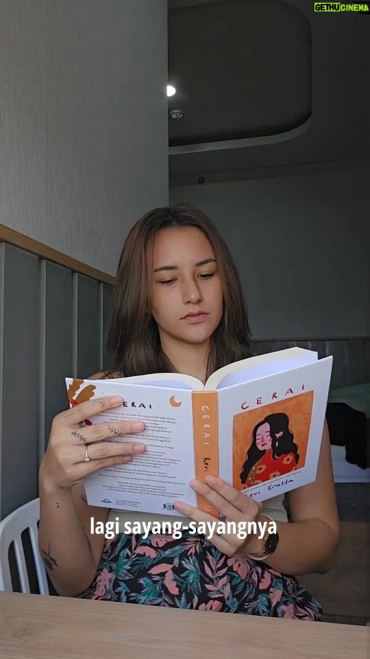 Dahlia Poland - 71.4K Likes - Jadi istri dan Ibu 3 anak itu nggak mudah. Semangat buat kita semua🤍