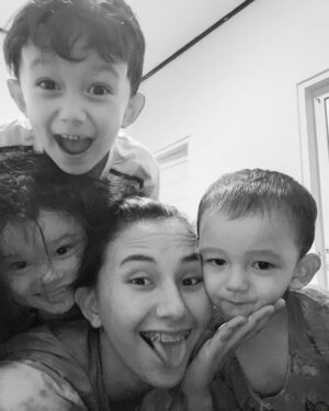 Dahlia Poland Instagram - I'll work my a*s off for the sake of you nak anaaaakk💙💙 tetep jadi anak2 paling happy yaaa. I'll do anything for you💙